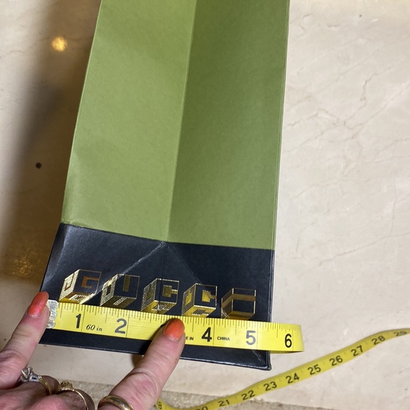 New! Gucci Large Gift Bag! Green/Black/Gold Metallic🔥14”x10”x 5” Heavy paper😎 - Picture 6 of 10